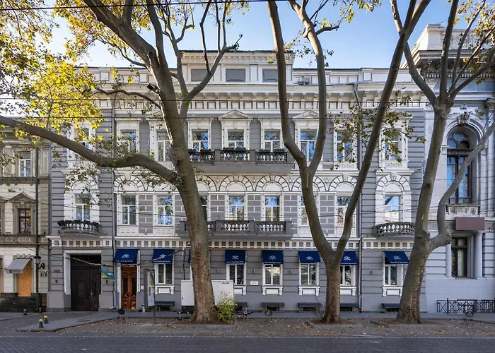 Metro Apartments