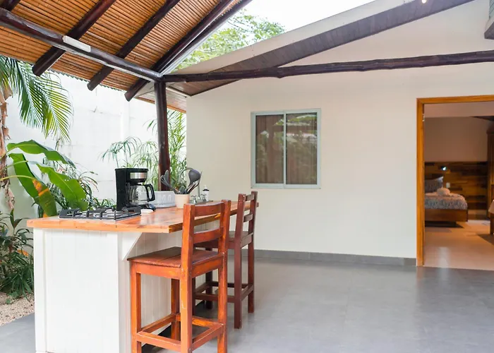 Resort: Banana Beach Bungalows