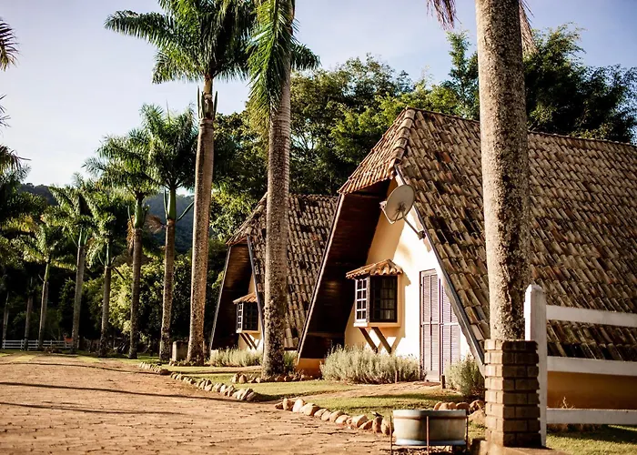 Alojamento com o café da manhã Apenas: Villa das Palmeiras Chalés&Camping