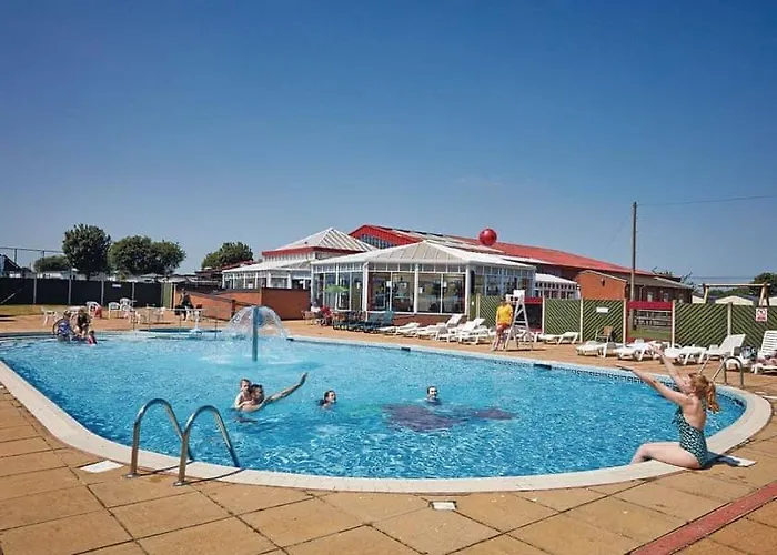 Pets Allowed Hotel Holiday Home At Cherry Tree Holiday Park Burgh Castle Great Yarmouth Norfolk