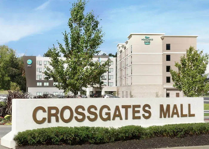 Hotel with pool: Tru By Hilton Albany Crossgates Mall