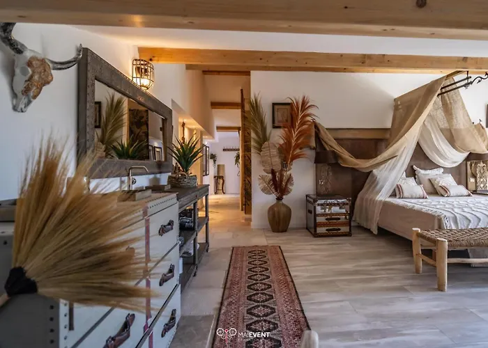 Hôtel pour familles: VILLA CARBO Chambre d'hôtes Mourillon, 4 belles chambres, Piscine