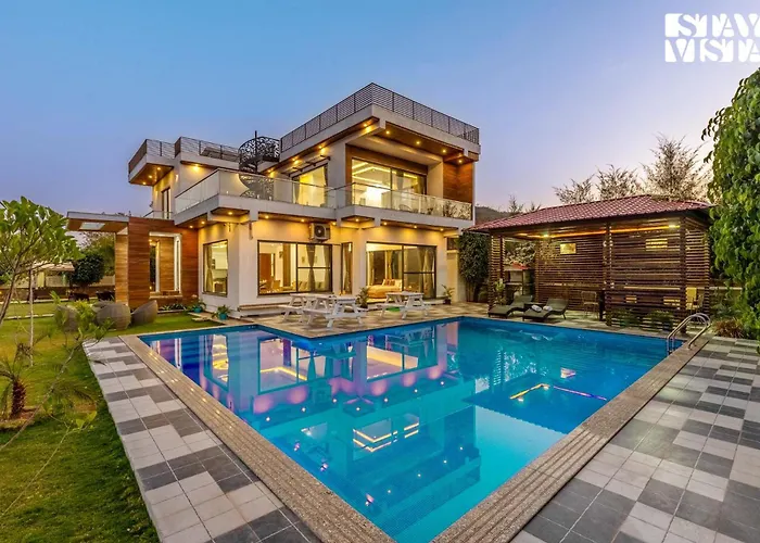 Stayvista'S Bella Dream - Mountain-View With Outdoor Pool, Lawn Featuring A Gazebo & Indoor Games