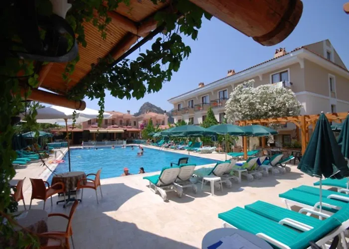 Perdikia Beach