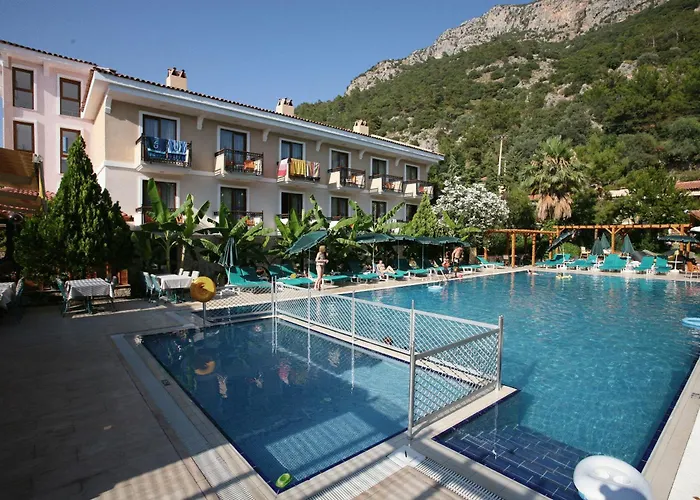 Perdikia Beach