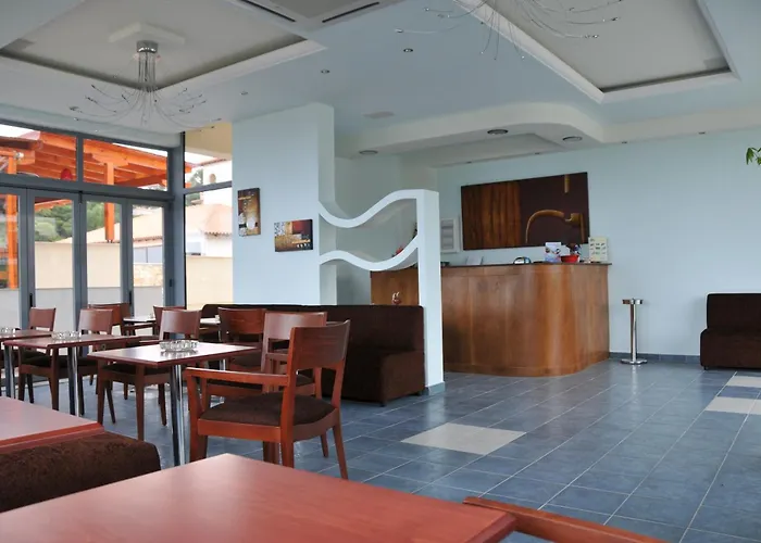 Cheap hotel: Maya Bay