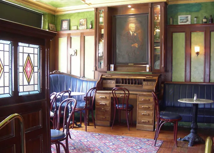 O'Neills Victorian Pub & Townhouse