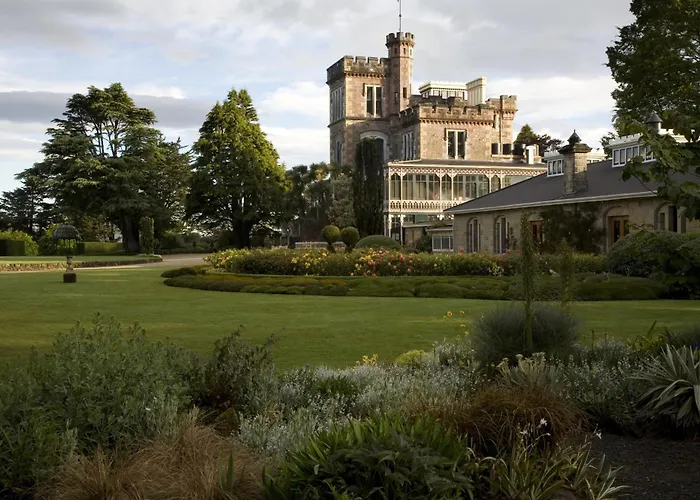 Larnach & Stable Stay