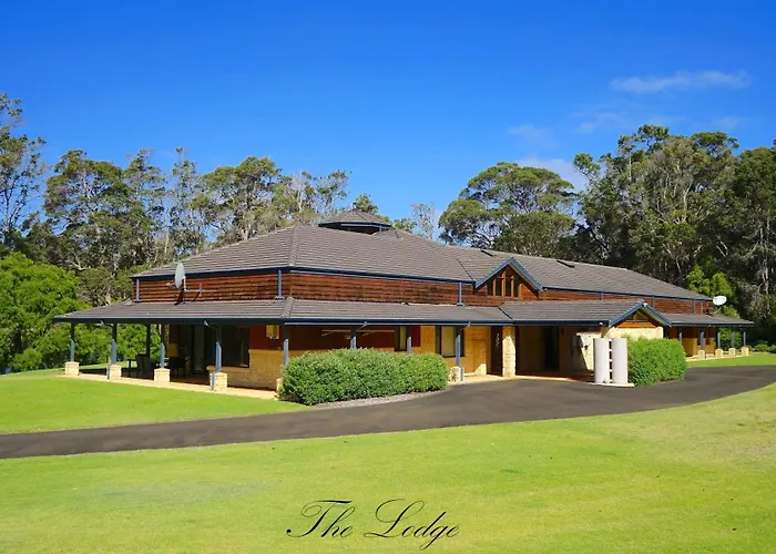 Harmony Forest Cottages & Lake Side Lodge