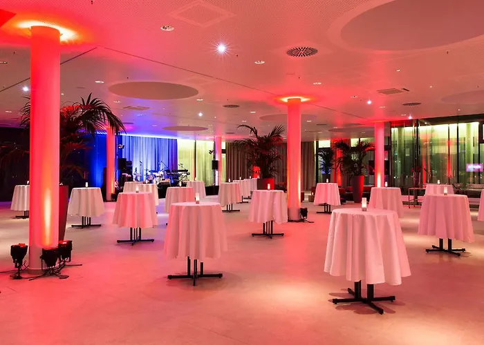 Hotel with Tennis: H4 Hotel Muenchen Messe