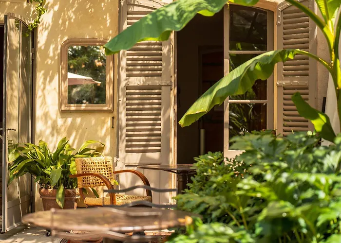 Les Jardins De Baracane
