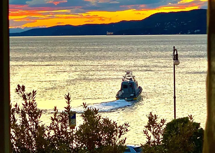 Five Flowers Guest House