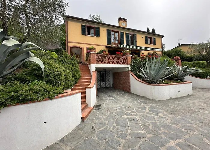 Casa vacanza: Villa Camilla 10 Pax by VILLASRETREATS