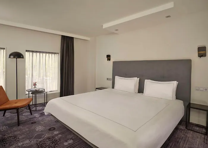 Park Plaza