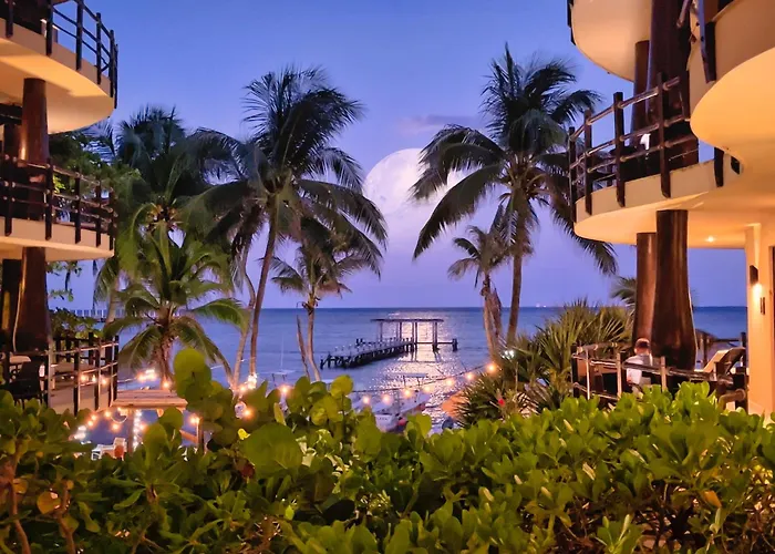 Beach hotel: El Taj Oceanfront And Beachside Condo Hotel