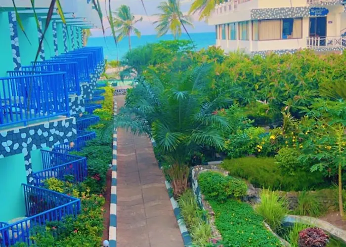 Beachcomber Hotel And Resort