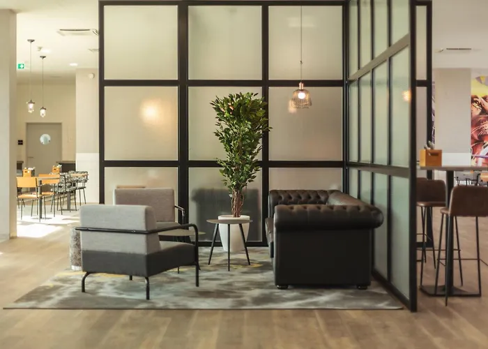 Holiday Inn - The Niu, Leo By Ihg