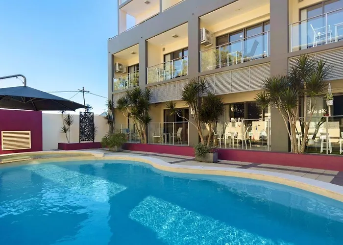 5 star hotel: Eden By The Bay