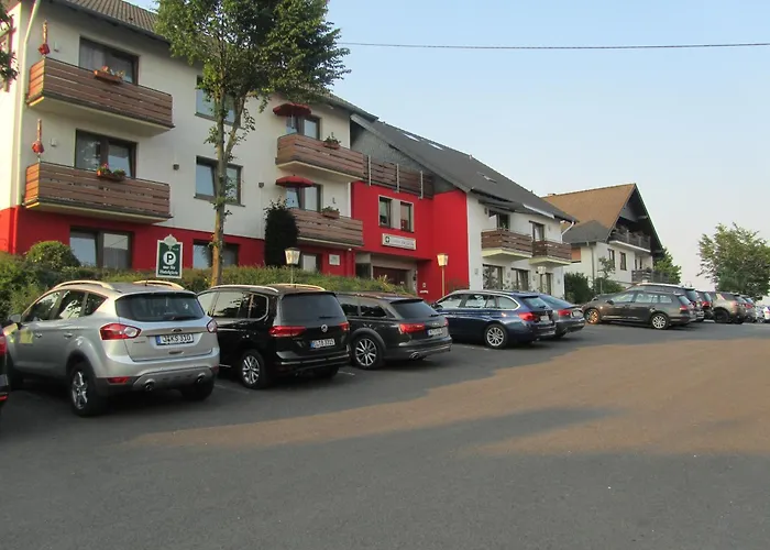 Zur Burg Nuerburg-Ring
