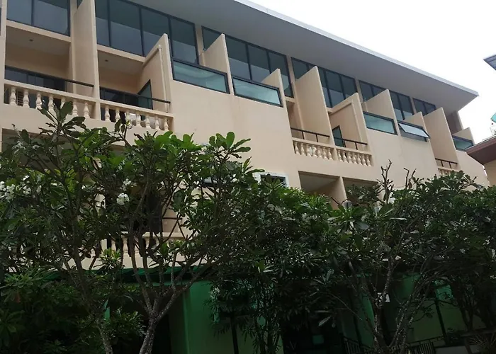 Royal Waves Hotel