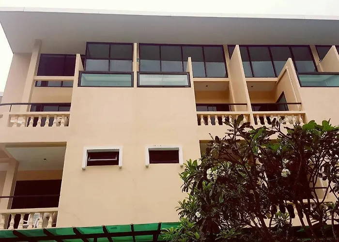 Royal Waves Hotel
