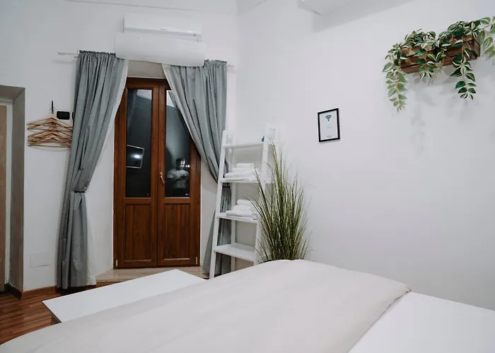 Albergo centrale: Bonne Nuit Terracina