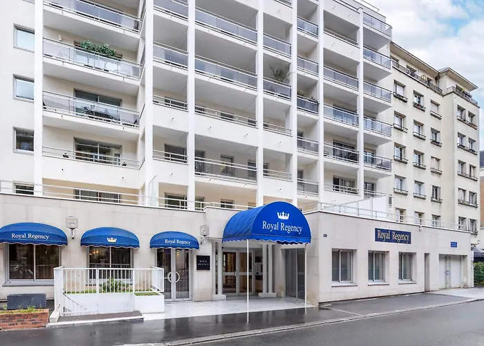  Royal Regency Paris Vincennes