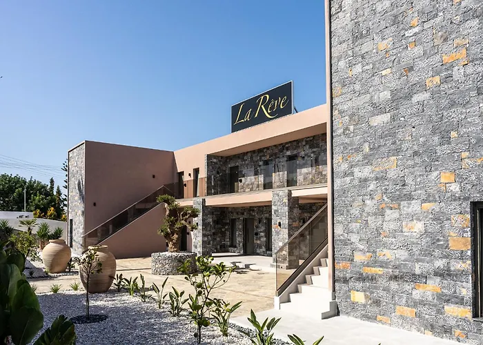 La Reve Luxury Apartments With Private Jacuzzi