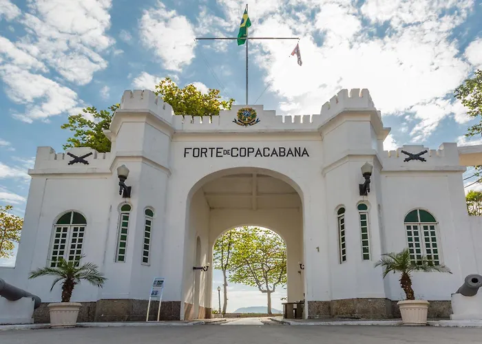 Hotel cerca del colegio: Windsor Martinique Copacabana