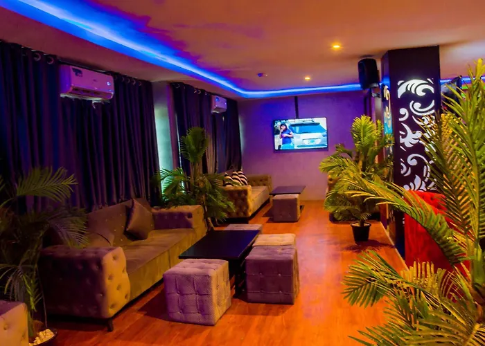 Cheap hotel: House10 Luxury Hotel And Suites