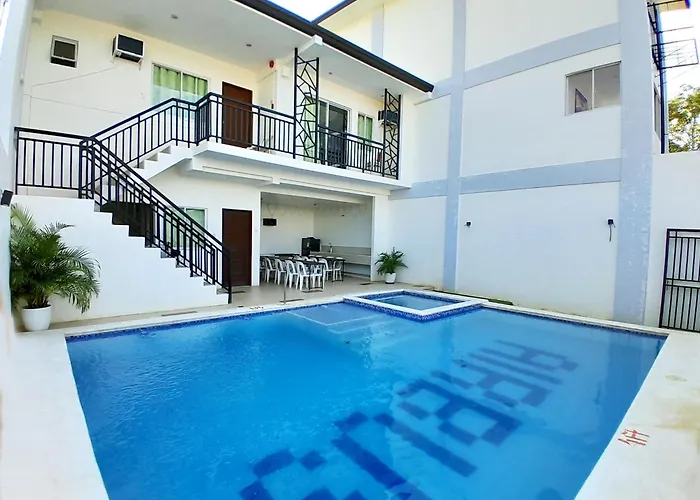 Sakura'S Pool And Leisure Hub