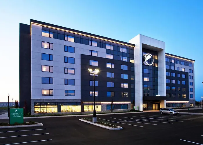 Family resorts Element Vaughan Southwest
