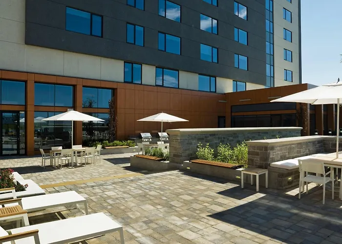 Family resorts Element Vaughan Southwest