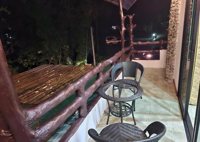 Hotel: Tree Tops River Huts