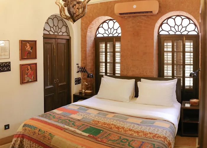 Hotel: Calcutta Bungalow