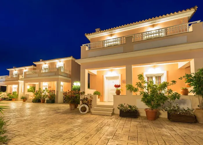 Lorenzo s With Private Pool, 200M From The Beach, By Zantewize