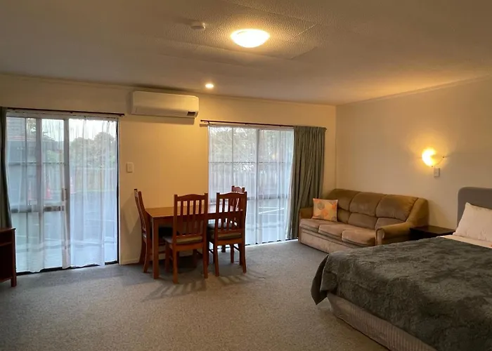 Cherry Court Motor Lodge