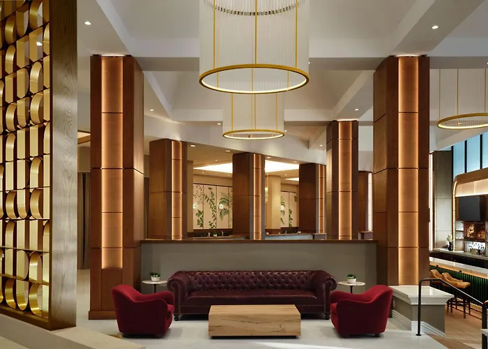 Central hotel: Sonesta White Plains Downtown