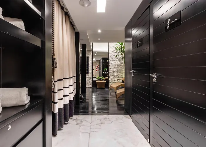 1828 Smart Boutique