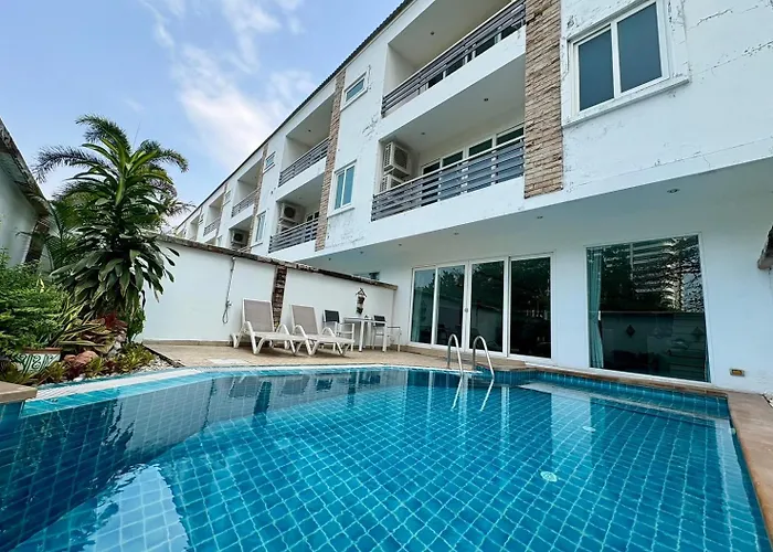 Hidden Palm Pool s