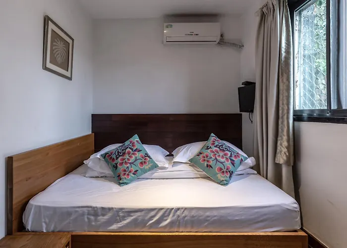The Hostels Hofang Guest House