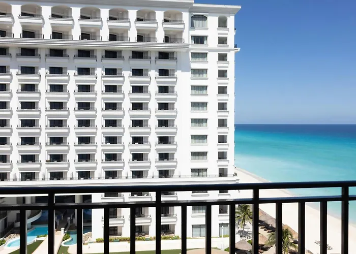 Hot Tub in Room Marriott Cancun, An All-Inclusive