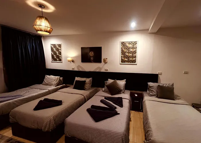 Guest house: Grand Pyramids In