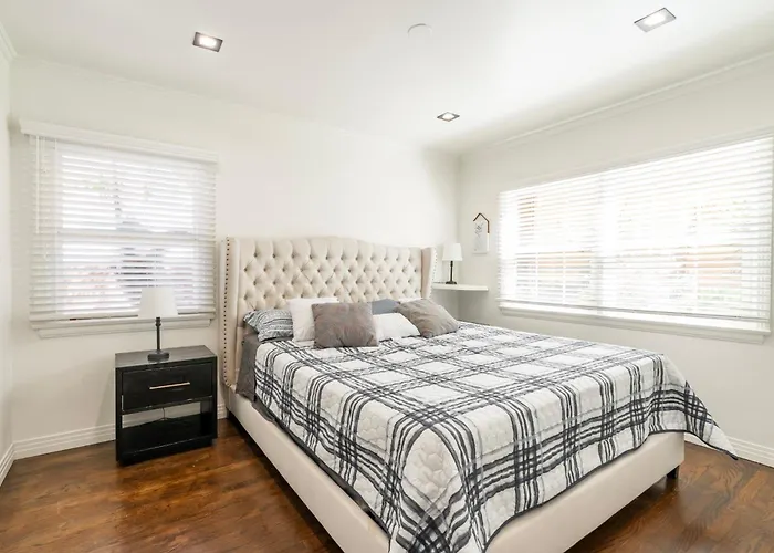 Perfect Suite Near Universal Studios