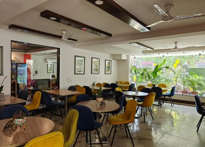 Hotels With Four Stars Posh Residency Huda City Center Gurgaon