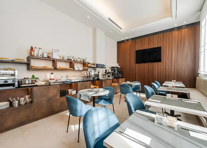 Hotel: Astoria Deluxe Rooms