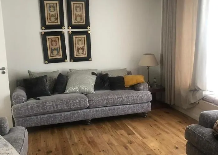 Villa: Porchester Place