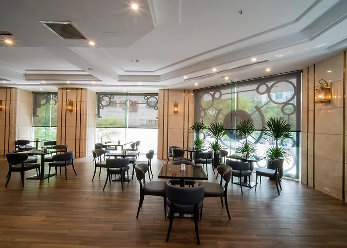 Nhat Ha L'Opera Hotel