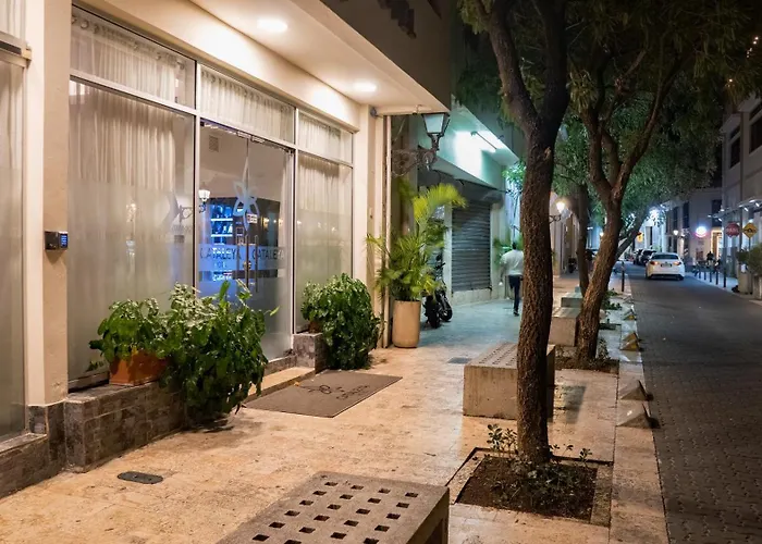 Cataleya Hotel