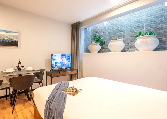 5 star hotel: Sea Land Suites